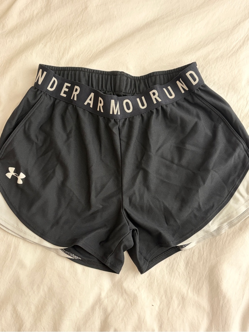 Under Armour Black Women's Elastic Logo Waist Athletic Shorts
